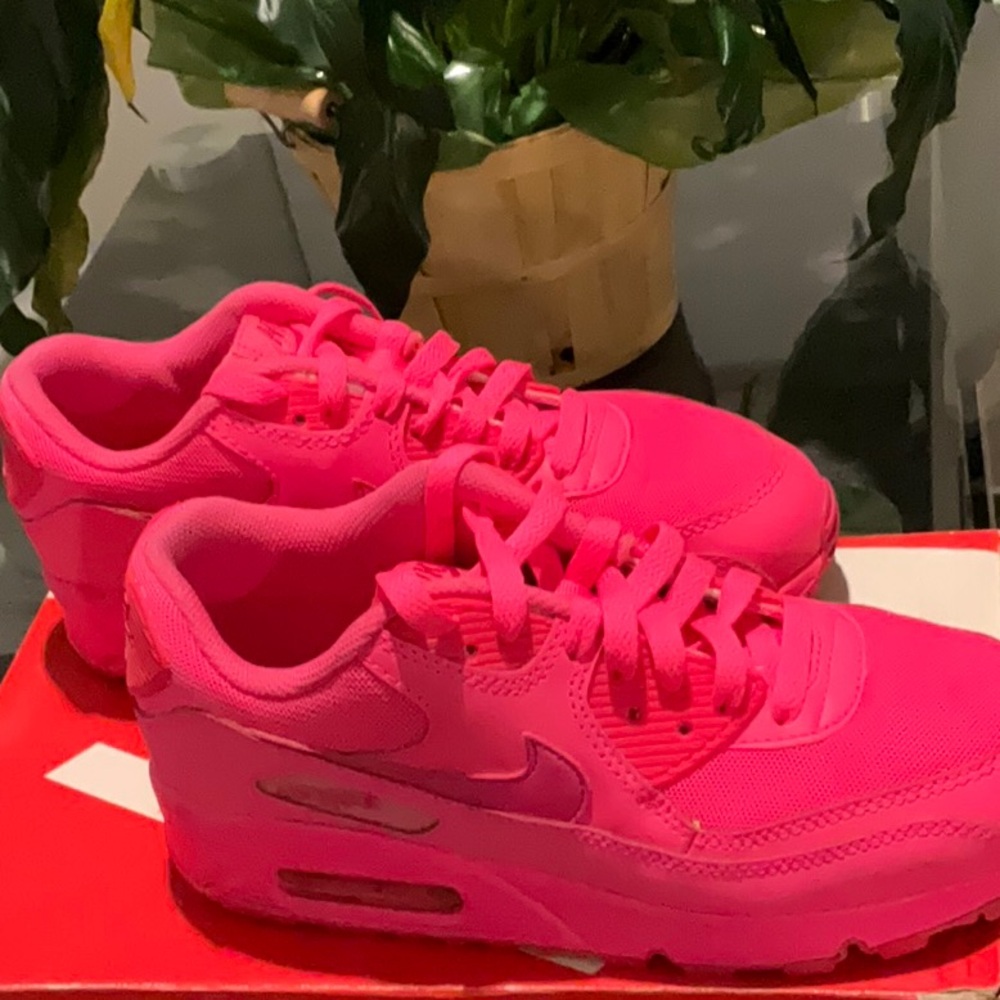 EUC Nike Air Max Sneakers - Size 6Y - Picture 4 of 11